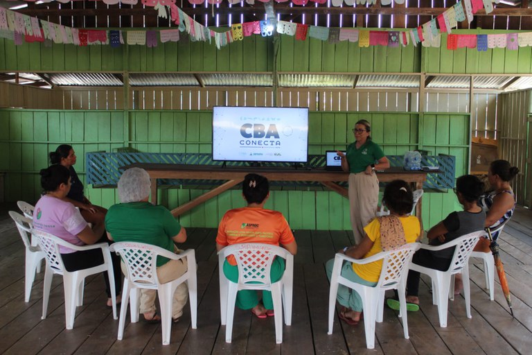 CBA realiza oficina de extração de óleos essenciais com mulheres agroextrativistas do interior do Amazonas